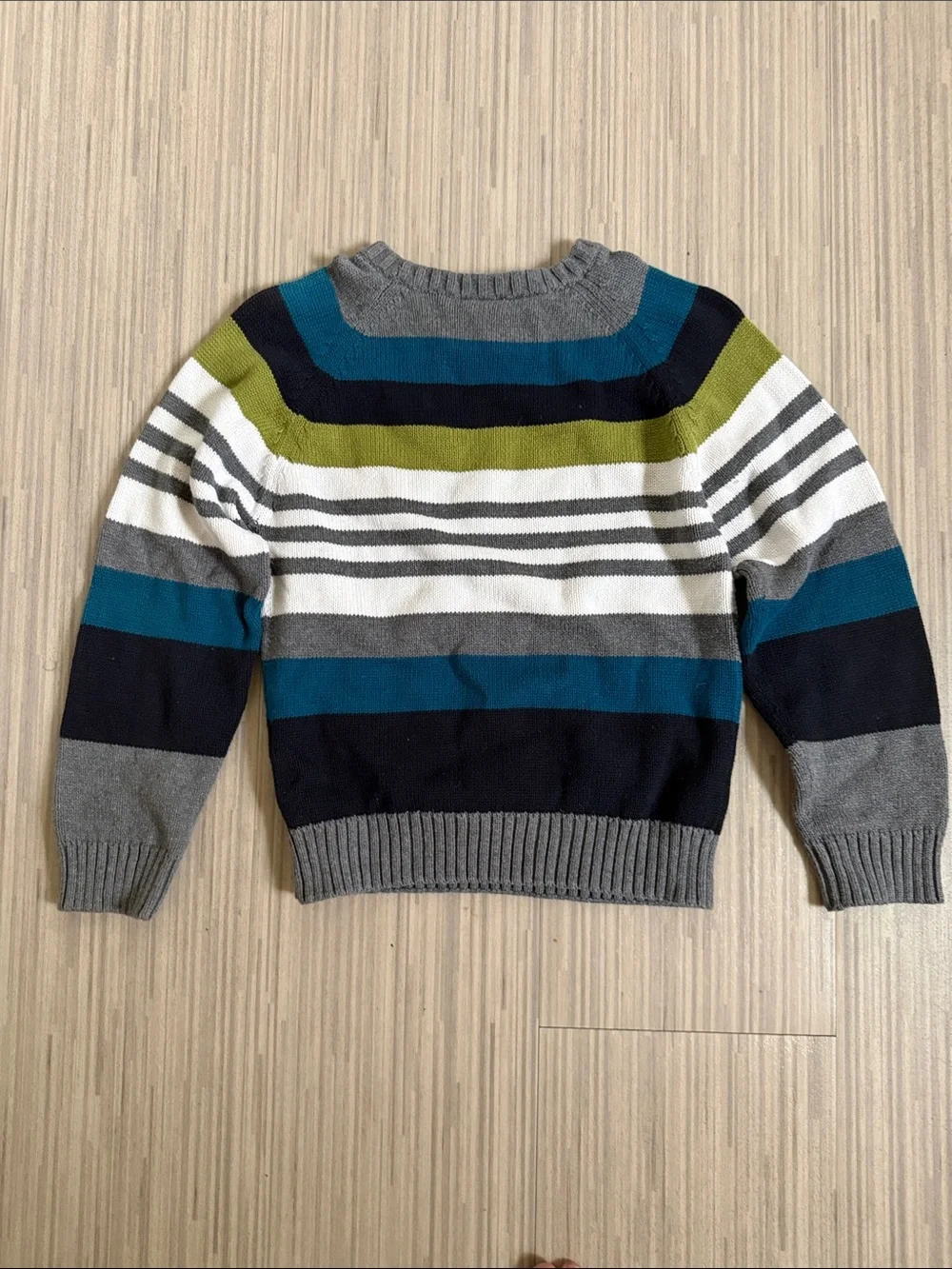 Gymboree sweater, like new, size 7-8